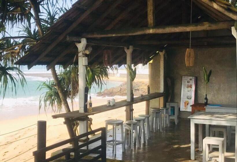 Sooriya Villa 陶尔佩 外观 照片