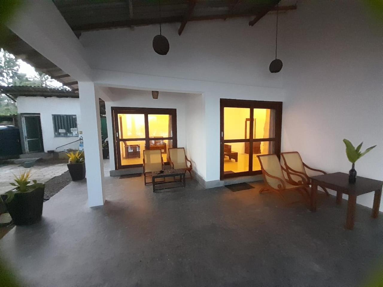 Sooriya Villa 陶尔佩 外观 照片