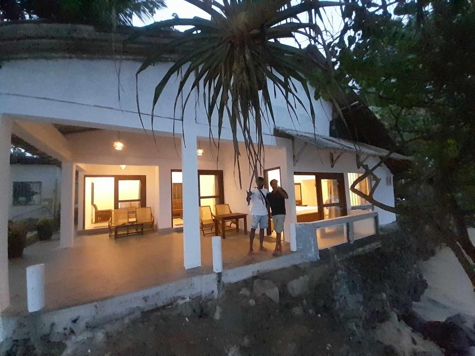 Sooriya Villa 陶尔佩 外观 照片